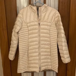 Women’s Eddie Bauer down packable coat